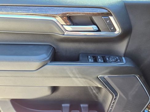 Used 2024 GMC Sierra 1500 Elevation w/ LPO, Elevation Black Package AWD/4WD image 17