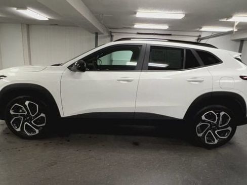 Certified 2024 Chevrolet Trax RS w/ Driver Confidence Package FWD image 5