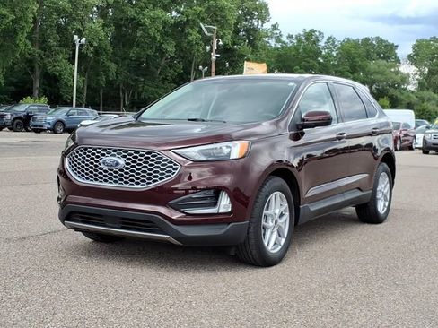 Certified 2024 Ford Edge SEL w/ Convenience Package AWD/4WD image 3