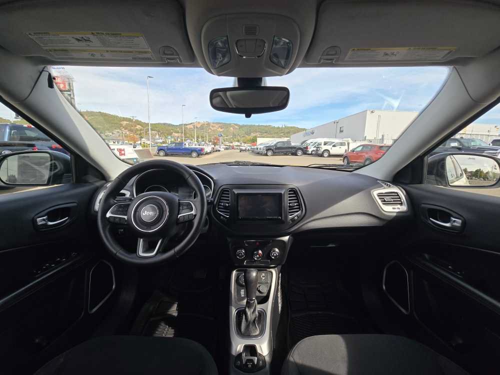 Used 2018 Jeep Compass Sport AWD/4WD image 15
