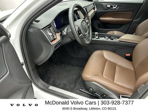 Used 2025 Volvo V60 B5 Cross Country Plus AWD/4WD image 11
