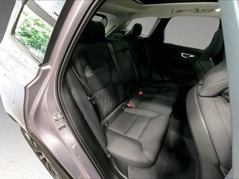 New 2026 Volvo XC60 B5 Plus w/ Protection Package Premier AWD/4WD image 10