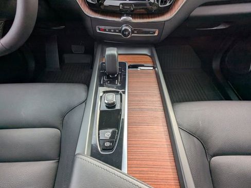 Certified 2023 Volvo XC60 B5 Plus w/ Protection Package Premier image 24