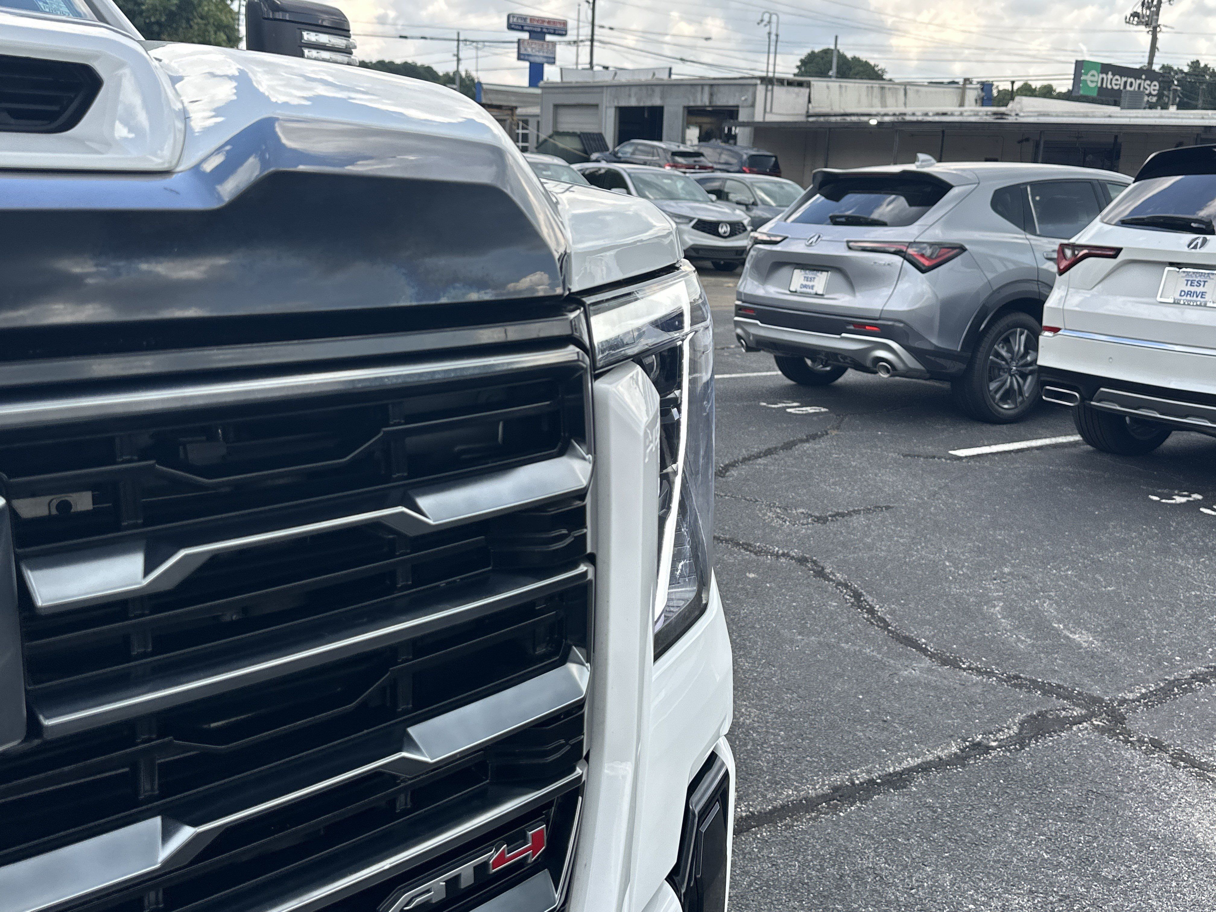 Used 2025 GMC Sierra 2500 AT4 AWD/4WD image 13