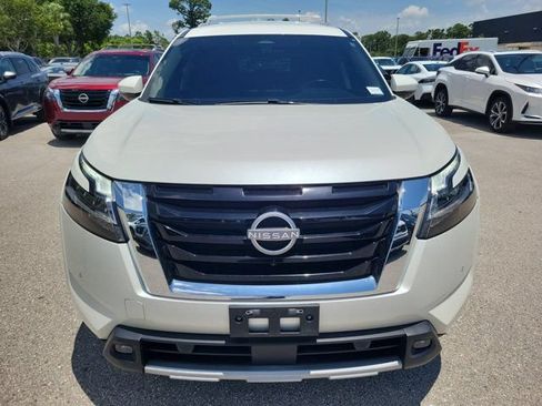 Certified 2024 Nissan Pathfinder SL FWD image 6