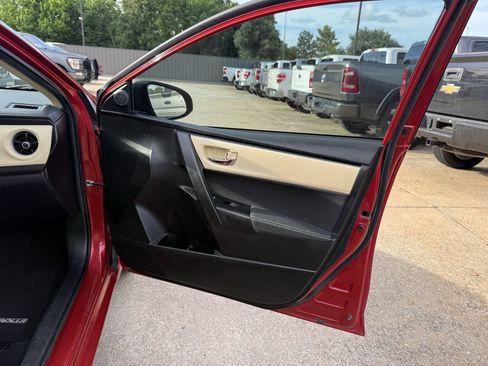 Used 2017 Toyota Corolla XLE FWD image 11