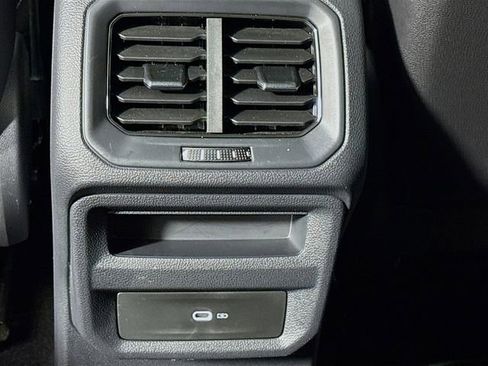 Used 2023 Volkswagen Taos SE image 26