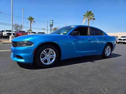 Used 2023 Dodge Charger SXT RWD image 2