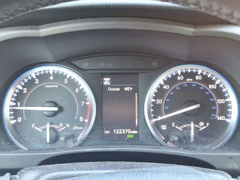 Used 2017 Toyota Highlander XLE image 8