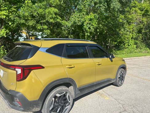Used 2024 Kia Seltos SX w/ SX Sunroof Package AWD/4WD image 4