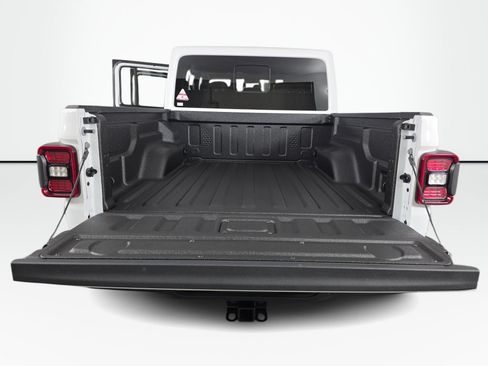 New 2026 Jeep Gladiator Sport AWD/4WD image 17