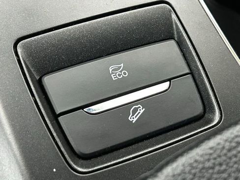 Used 2019 Ford Fusion SE image 7