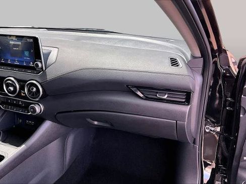 Certified 2024 Nissan Sentra SV FWD image 18