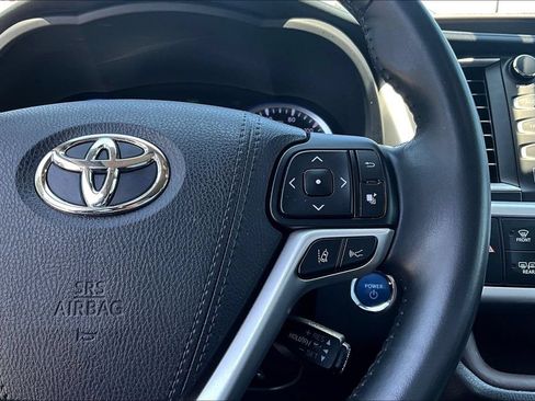 Used 2018 Toyota Highlander Limited AWD/4WD image 11