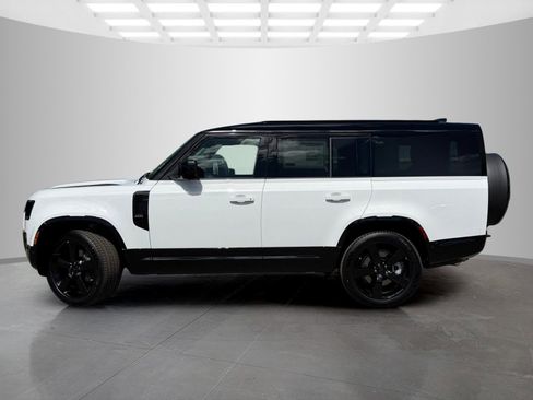 New 2026 Land Rover Defender 130 X-Dynamic SE image 8