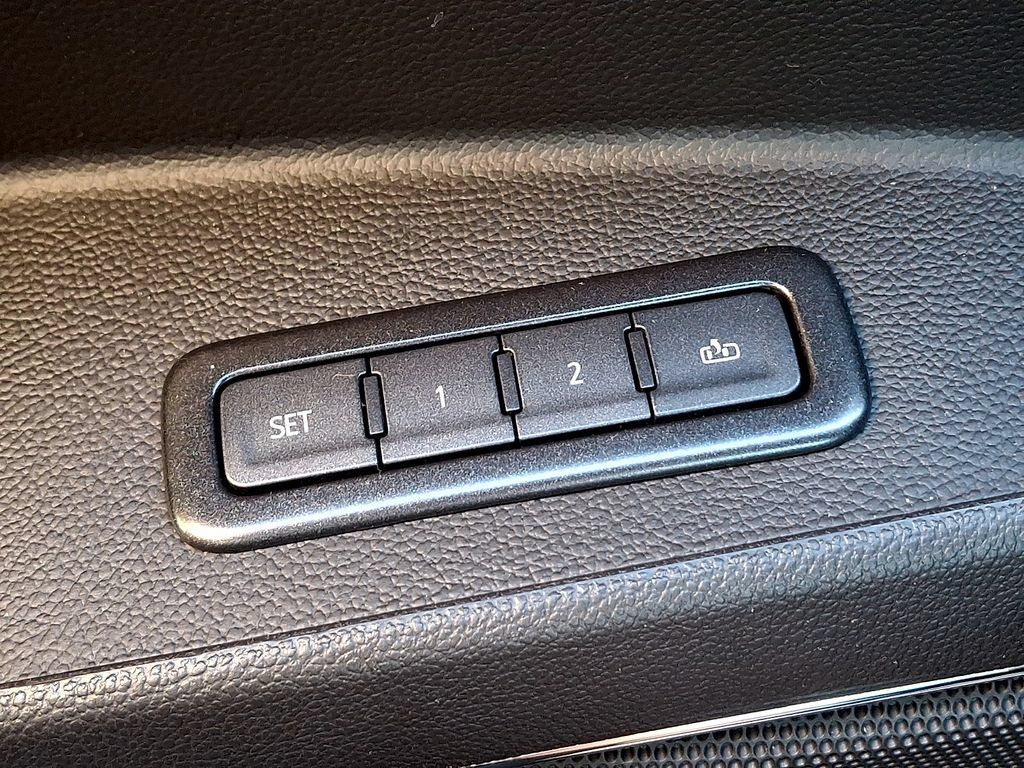 Used 2020 Chevrolet Tahoe Premier AWD/4WD image 28