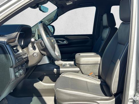 Used 2024 Chevrolet Tahoe Premier AWD/4WD image 11