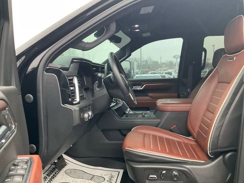 Used 2024 GMC Sierra 2500 Denali Ultimate image 16