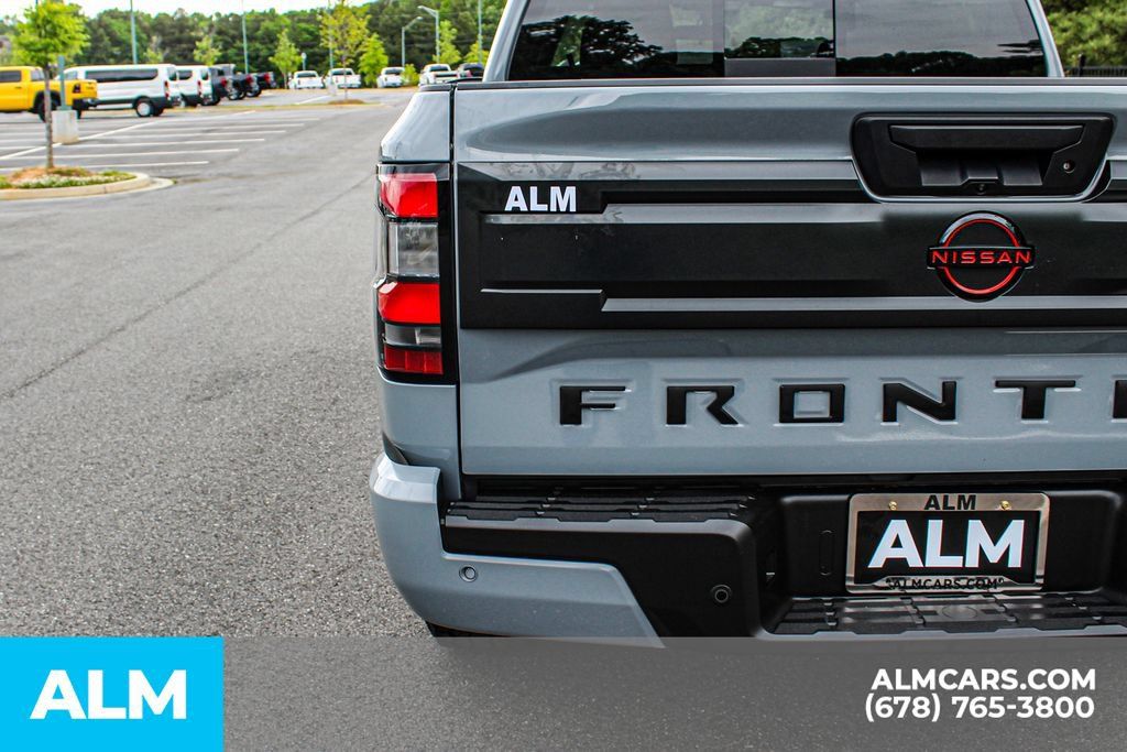Used 2025 Nissan Frontier PRO-4X AWD/4WD image 14