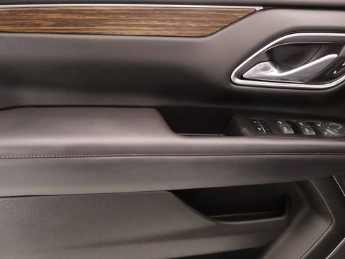 Used 2024 Chevrolet Suburban High Country w/ Advanced Technology Package image 17