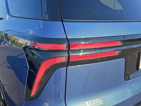 New 2026 Chevrolet Traverse LT image 34