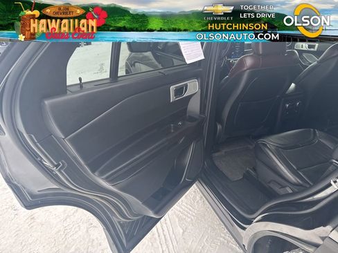 Used 2020 Ford Explorer Platinum w/ Premium Technology Package image 26