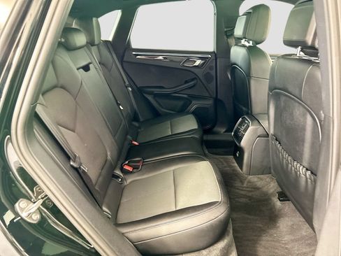 Certified 2024 Porsche Macan AWD/4WD image 22