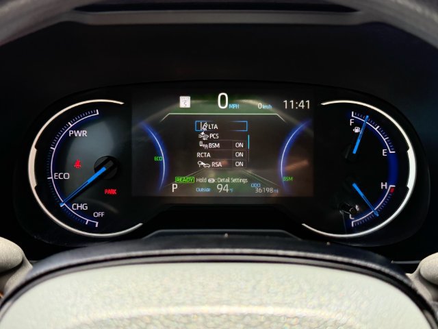 Used 2025 Toyota RAV4 XLE AWD/4WD image 21