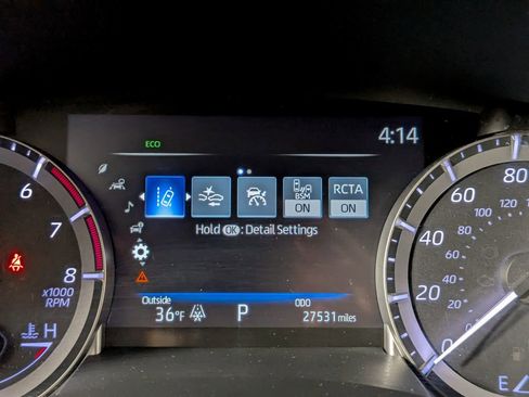 Used 2023 Toyota Highlander LE image 32