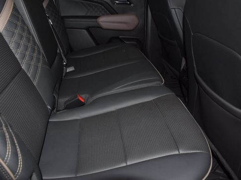Used 2024 GMC Canyon Denali AWD/4WD image 33