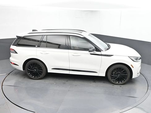 Used 2025 Lincoln Aviator Reserve w/ Luxury Package AWD/4WD image 33