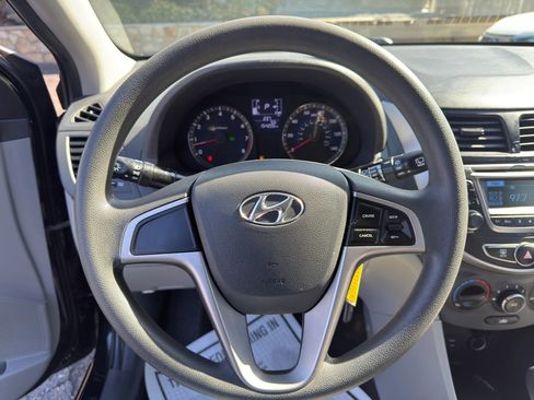 Used 2017 Hyundai Accent SE FWD image 25