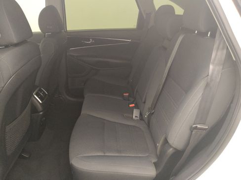 Used 2020 Kia Sorento LX image 18