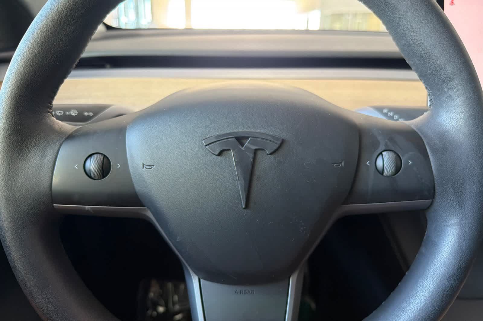 Used 2023 Tesla Model Y AWD image 25