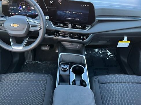 New 2026 Chevrolet Equinox LT w/ Safety and Technology Package AWD/4WD image 2