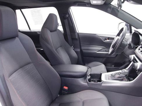 Used 2023 Toyota RAV4 SE w/ Weather & Moonroof Package image 12