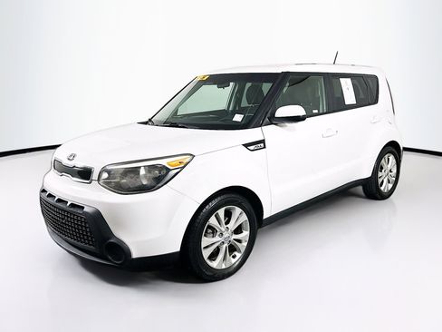 Used 2015 Kia Soul + FWD image 3