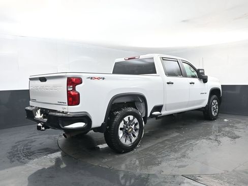 Used 2025 Chevrolet Silverado 2500 Custom w/ Custom Value Package image 5