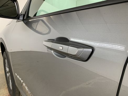 New 2026 Chevrolet Traverse LT image 8