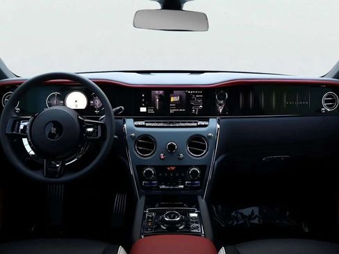 Certified 2026 Rolls-Royce Cullinan AWD/4WD image 4