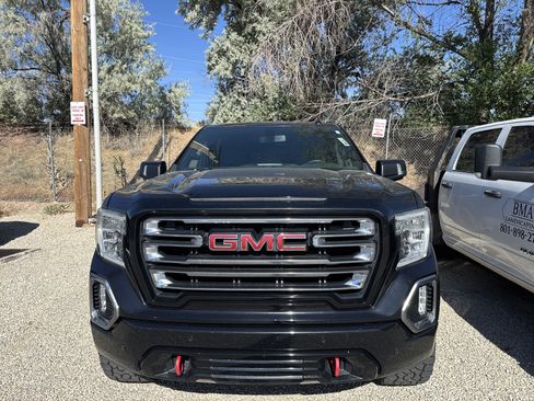 Used 2020 GMC Sierra 1500 AT4 w/ AT4 Premium Package AWD/4WD image 4