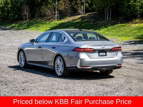 Used 2024 BMW 540i xDrive AWD/4WD image 5