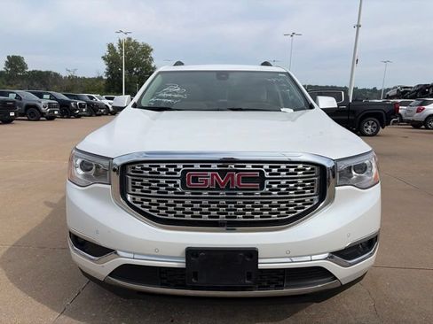 Used 2017 GMC Acadia Denali w/ Technology Package FWD image 8