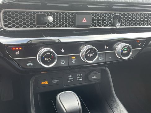 Used 2024 Honda Civic Touring image 28