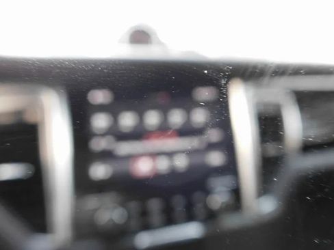 Used 2018 Porsche Macan Sport Edition image 37