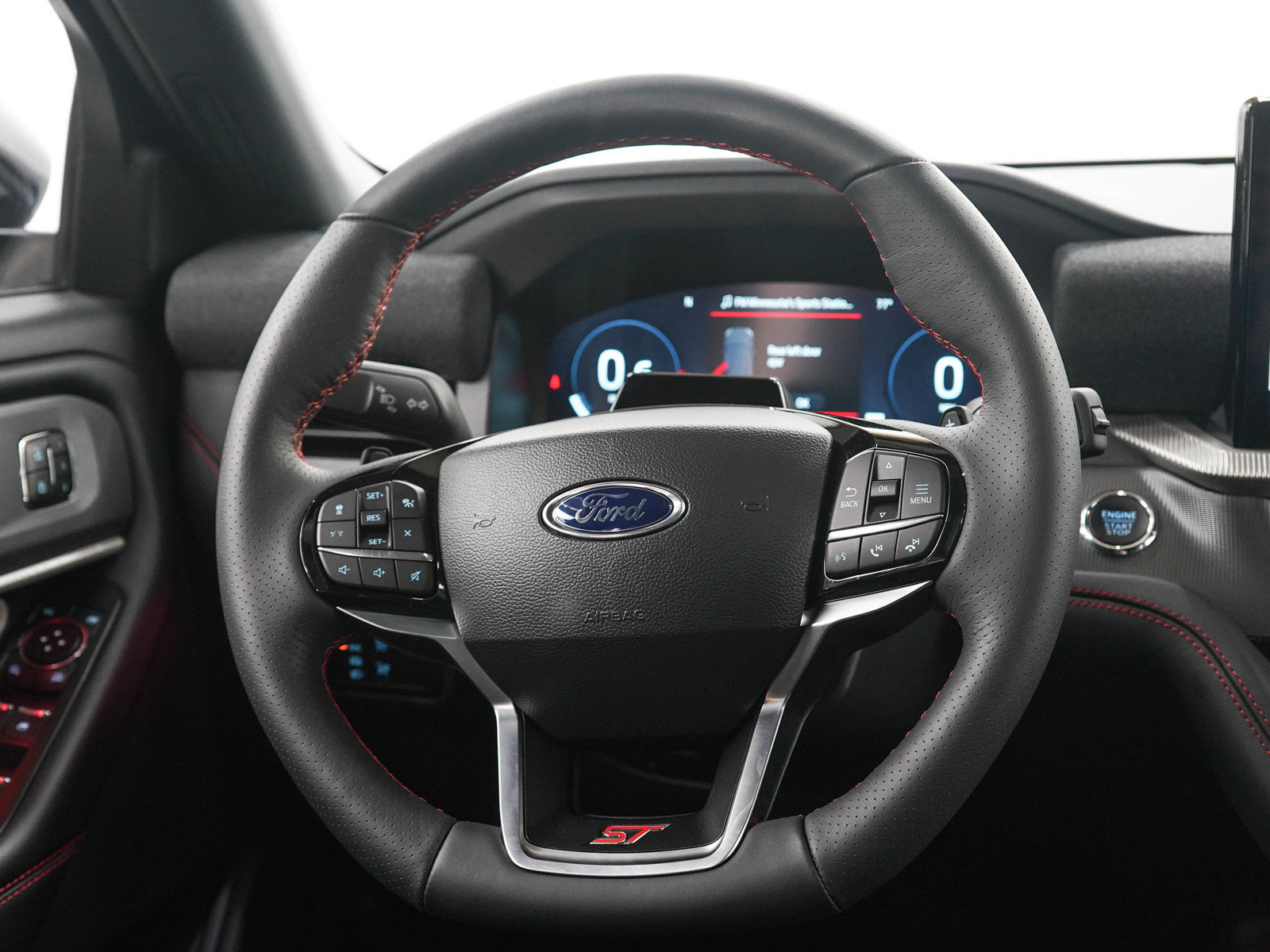Used 2025 Ford Explorer ST AWD/4WD image 19