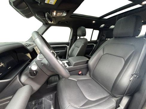Used 2025 Land Rover Defender 110 S image 11