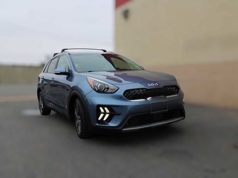 Used 2022 Kia Niro EX Premium image 1