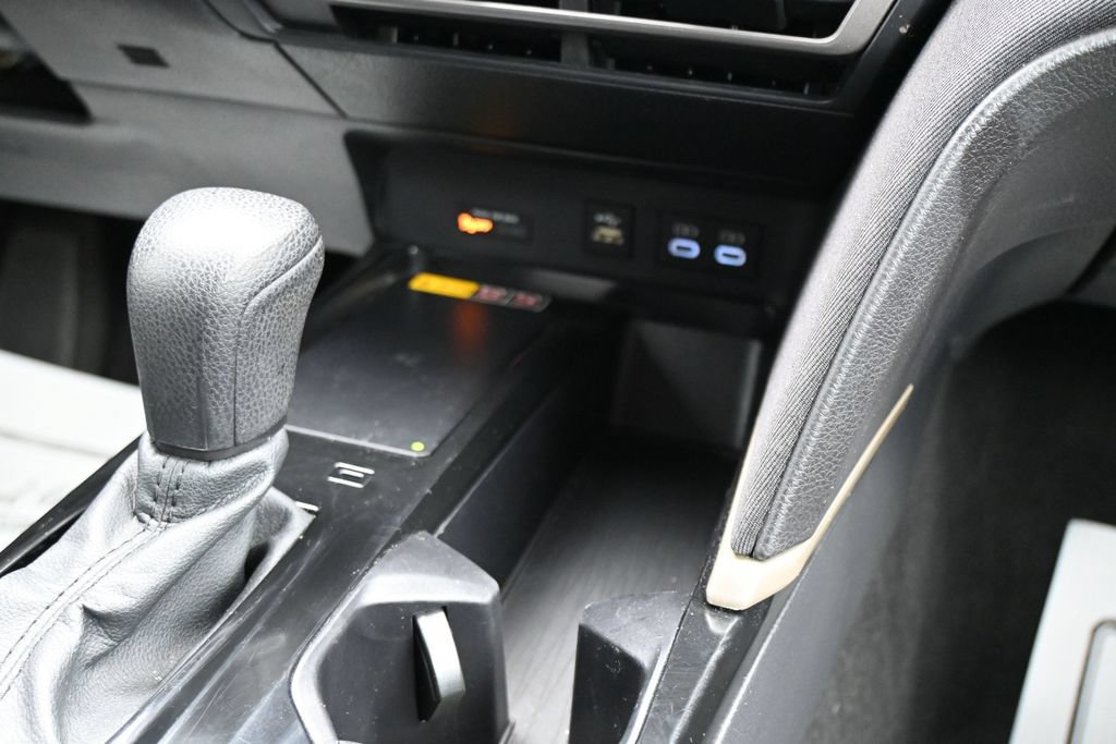 Used 2025 Toyota Camry LE FWD image 21