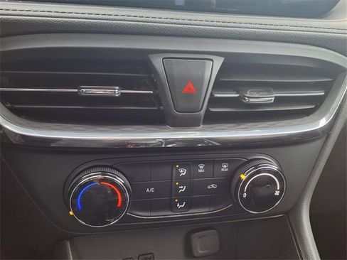 Used 2025 Buick Encore GX Preferred image 57